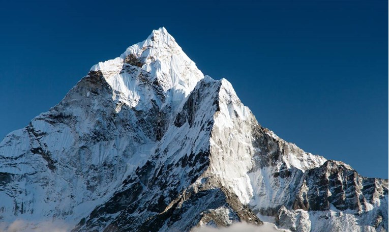 Zbog globalnog zatopljenja otkrivaju se tijela poginulih planinara na Everestu